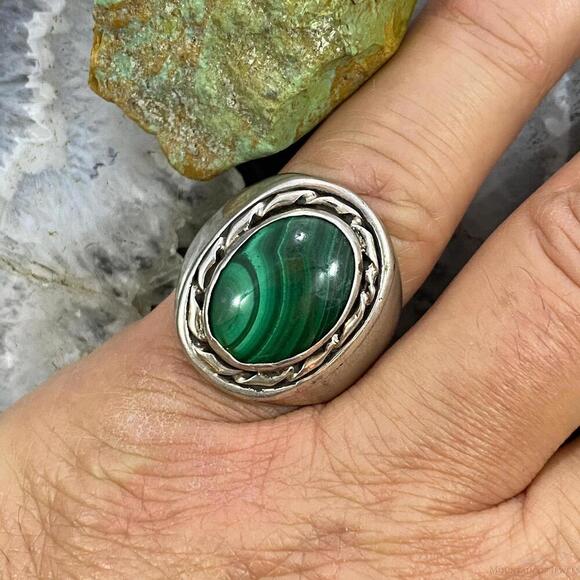 Vintage Native American Silver Oval Malachite Shield Ring Size 11 For Men - Picture 2 of 9